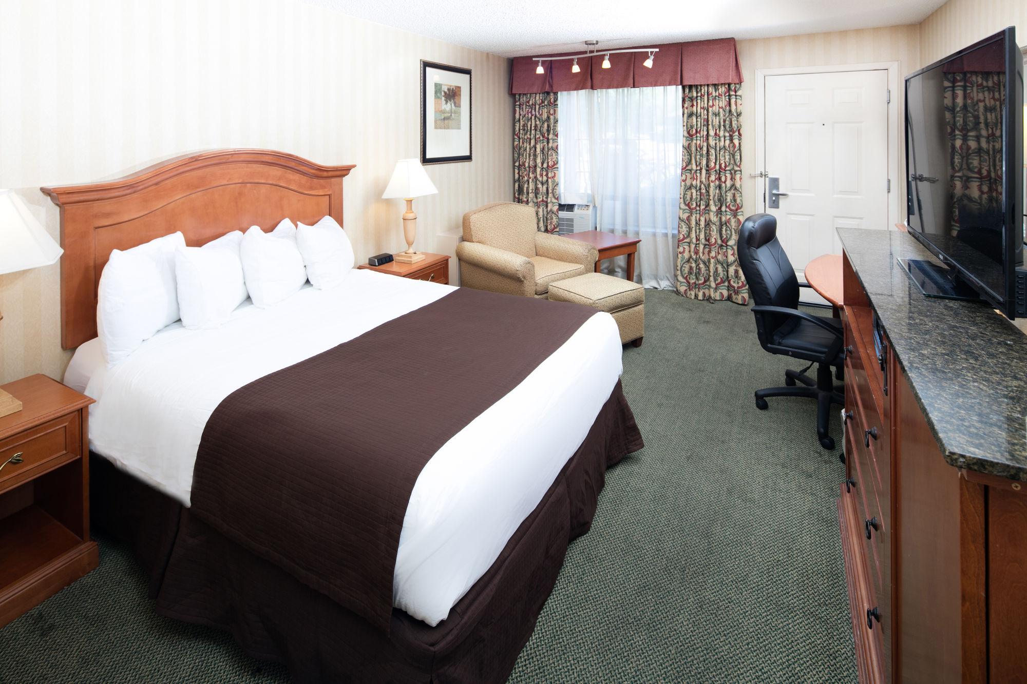 Red Lion Inn & Suites ミズーラ エクステリア 写真