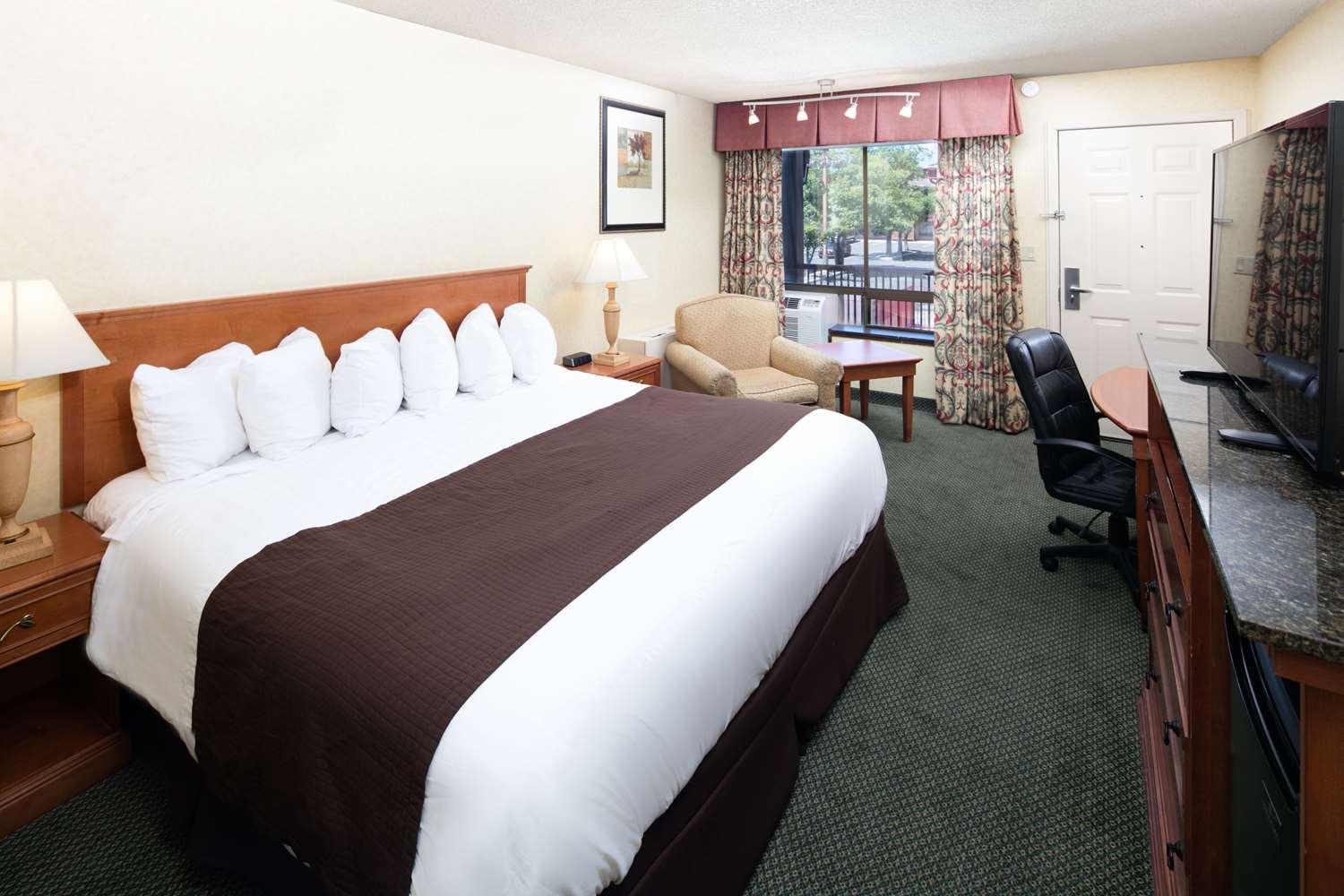 Red Lion Inn & Suites ミズーラ エクステリア 写真
