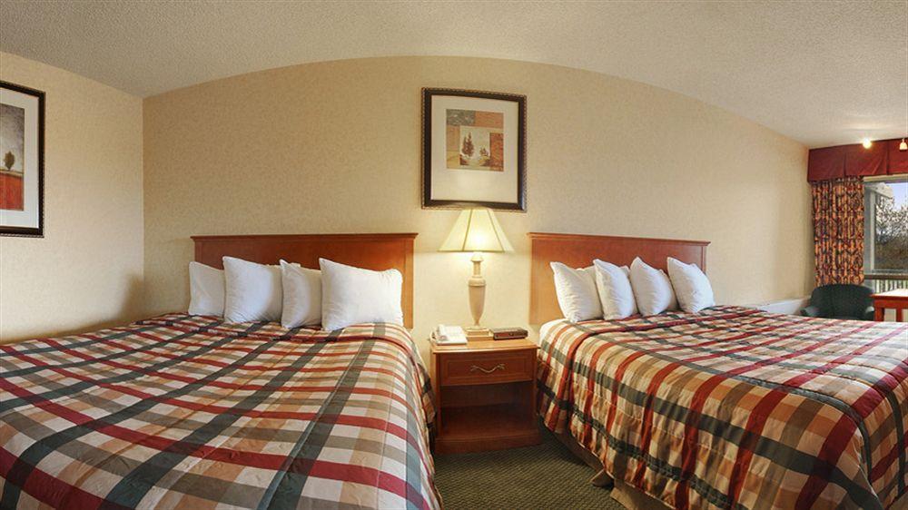 Red Lion Inn & Suites ミズーラ エクステリア 写真