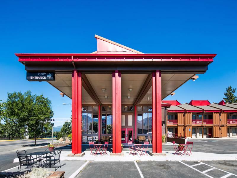 Red Lion Inn & Suites ミズーラ エクステリア 写真
